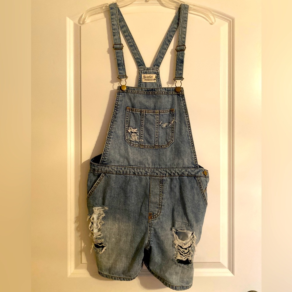 Women’s denim overall shorts medium